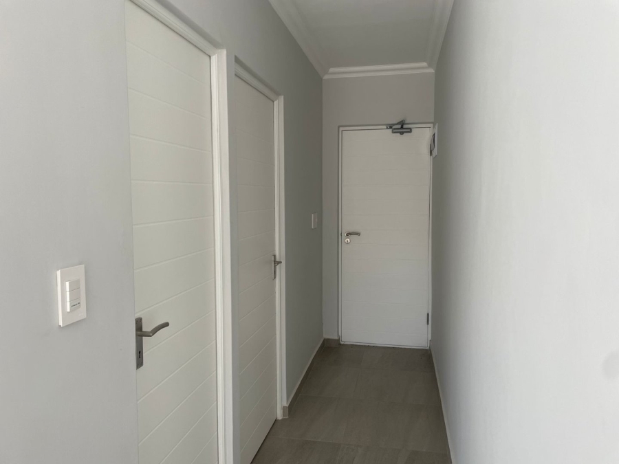 1 Bedroom Property for Sale in Table View Western Cape